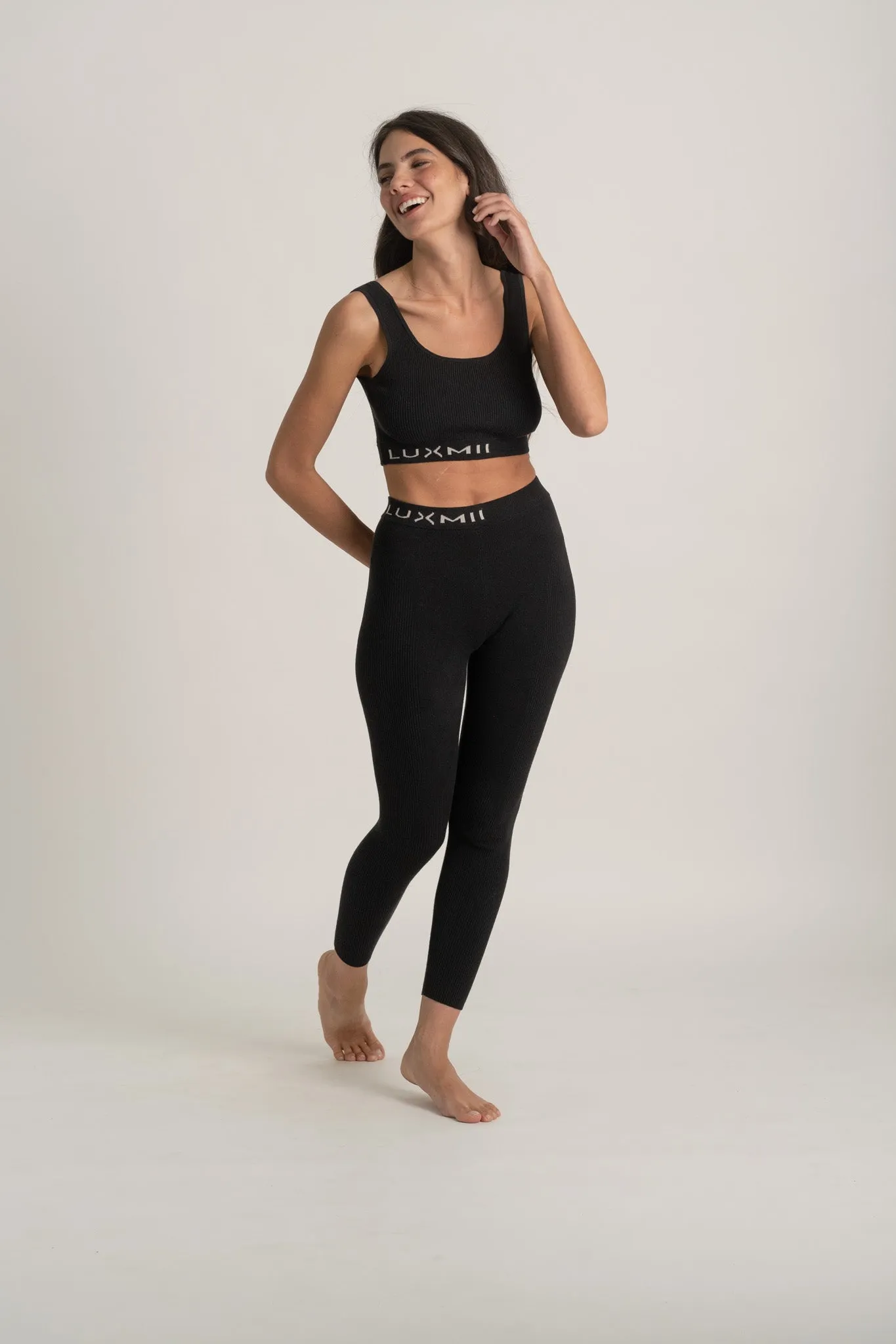 Ribbed Linen Mouvement Crop in Black