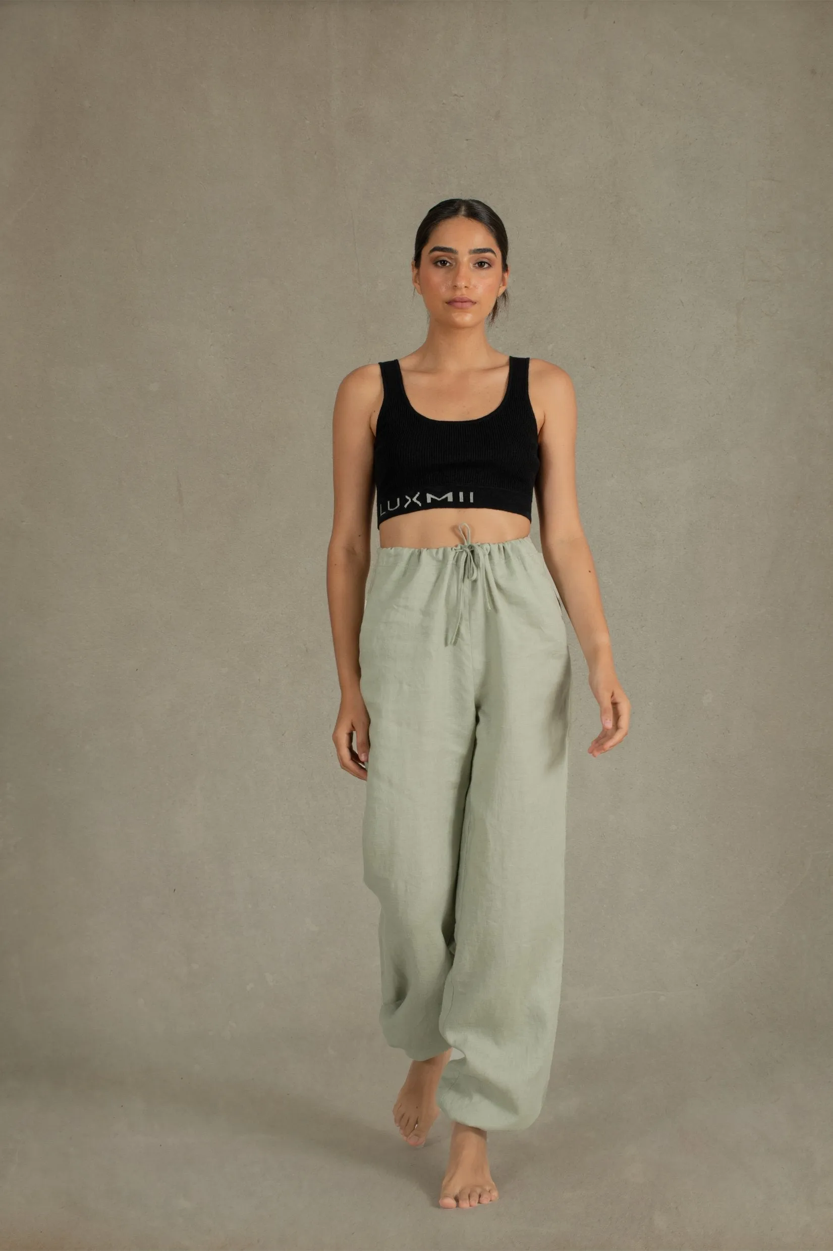 Ribbed Linen Mouvement Crop in Black