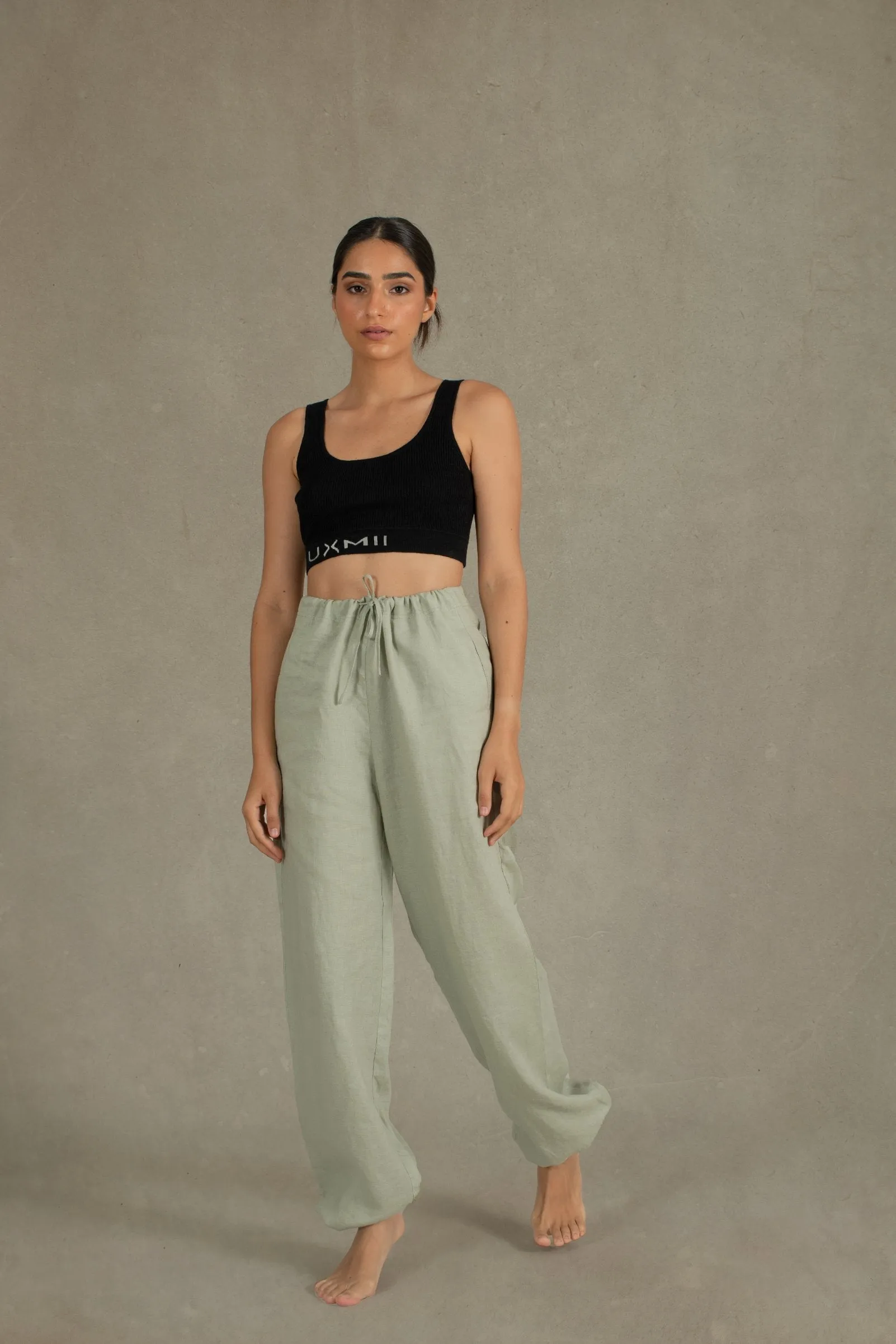 Ribbed Linen Mouvement Crop in Black