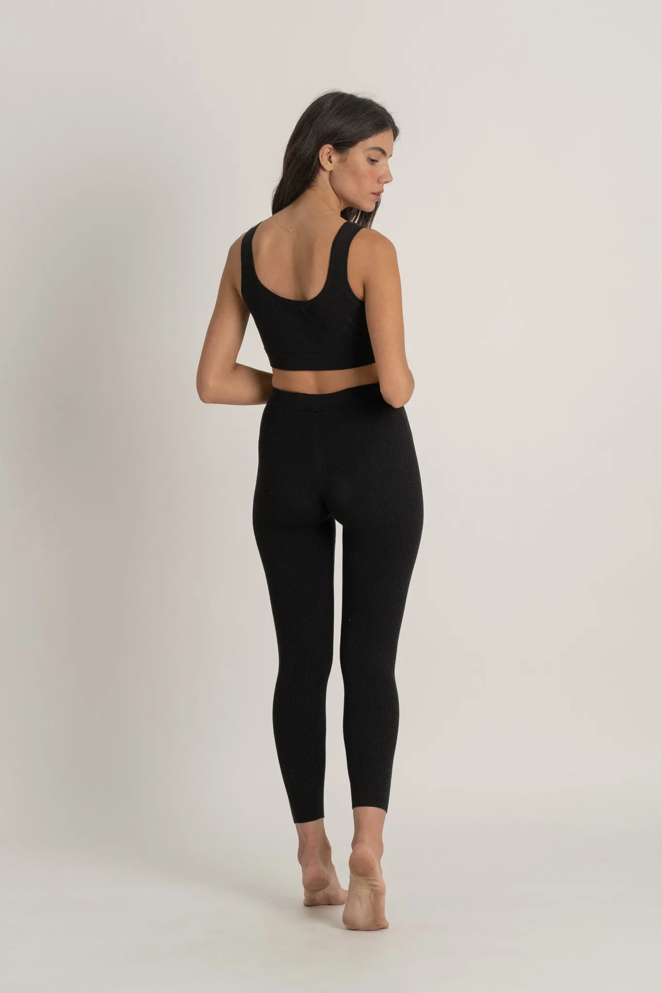 Ribbed Linen Mouvement Crop in Black