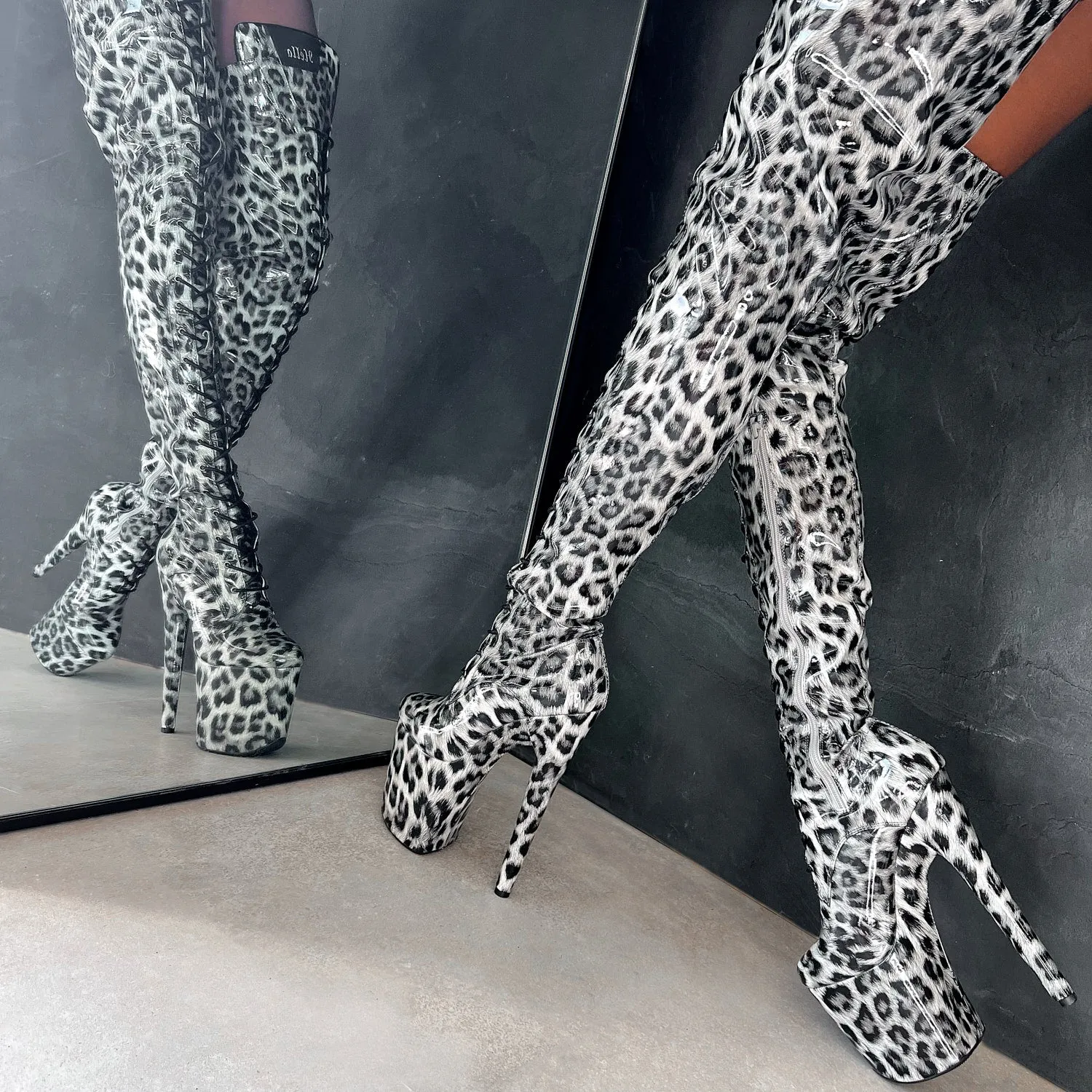 Snow Leopard Thigh High - 8 INCH   SP - Limited Edition